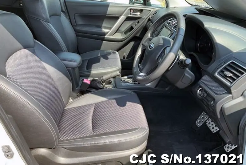 Subaru Forester in White for Sale Image 10