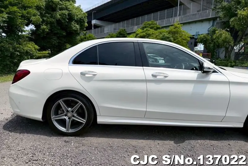 Mercedes Benz C Class in White for Sale Image 5