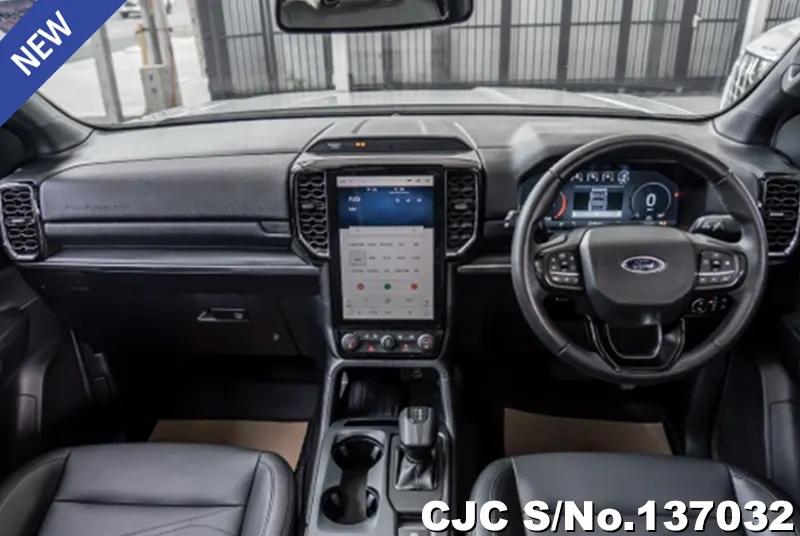 Ford Everest in White for Sale Image 7