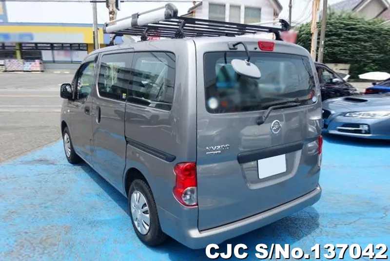 Nissan NV200 in Gray for Sale Image 1