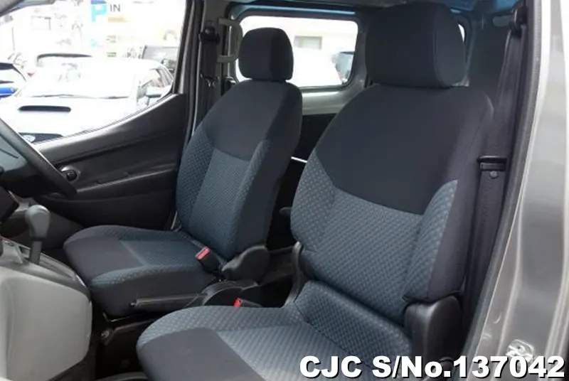 Nissan NV200 in Gray for Sale Image 11