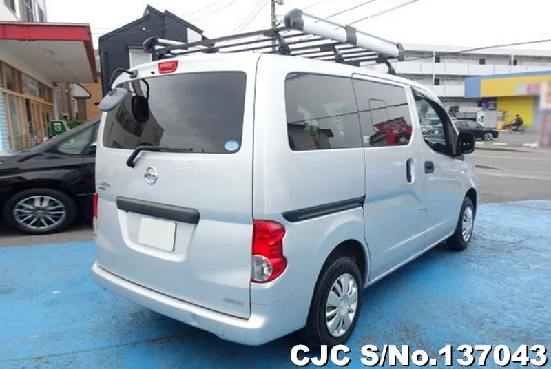 Nissan NV200 in Silver for Sale Image 2