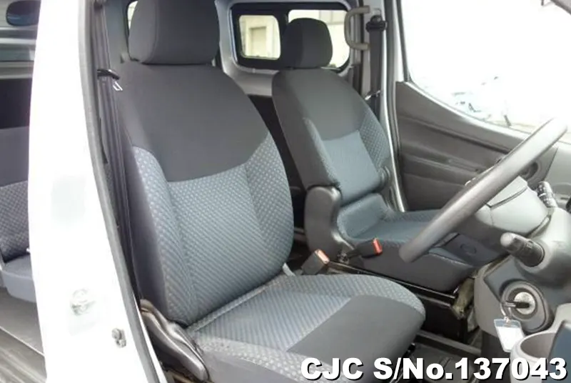 Nissan NV200 in Silver for Sale Image 8