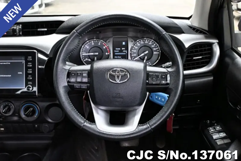 Toyota Hilux in Silver for Sale Image 8