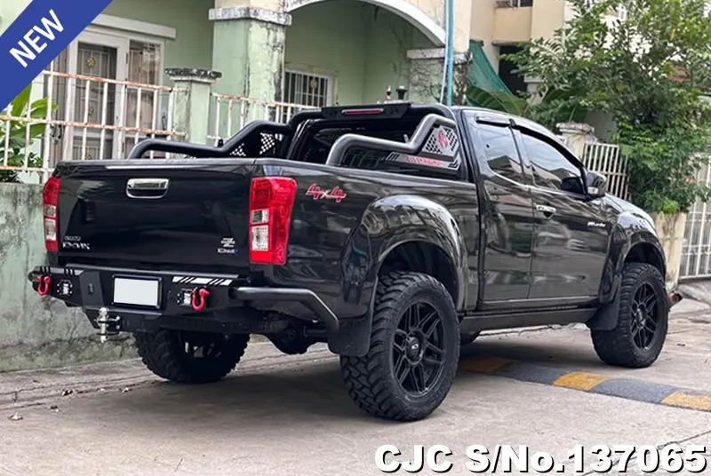 Isuzu D-Max in Black for Sale Image 2