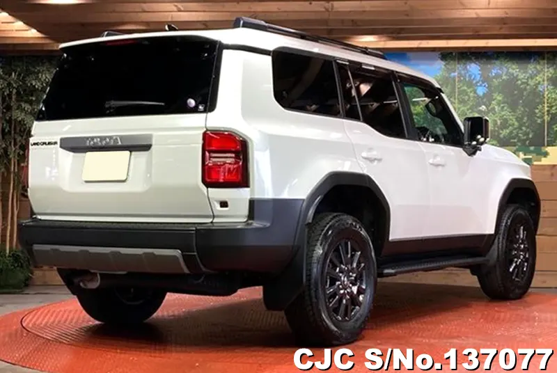 Toyota Land Cruiser 250 in Pearl for Sale Image 2