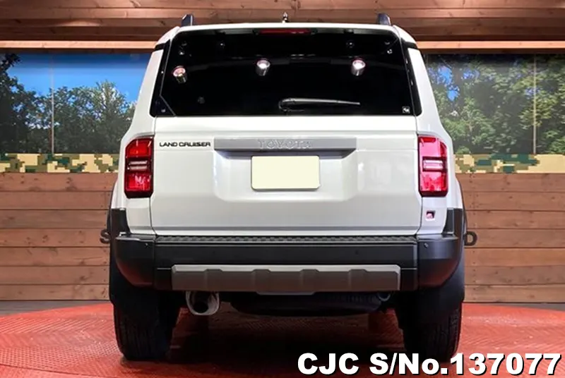 Toyota Land Cruiser 250 in Pearl for Sale Image 5