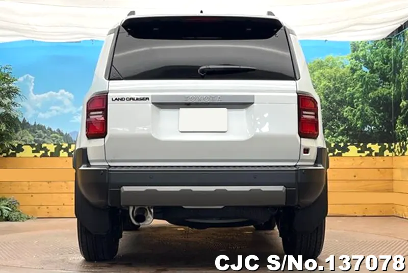 Toyota Land Cruiser 250 in Pearl for Sale Image 5