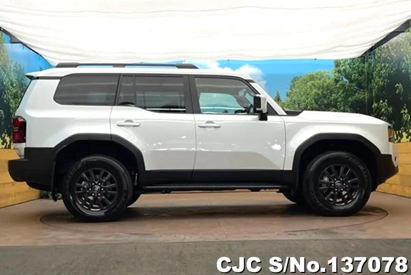 Toyota Land Cruiser 250 in Pearl for Sale Image 6