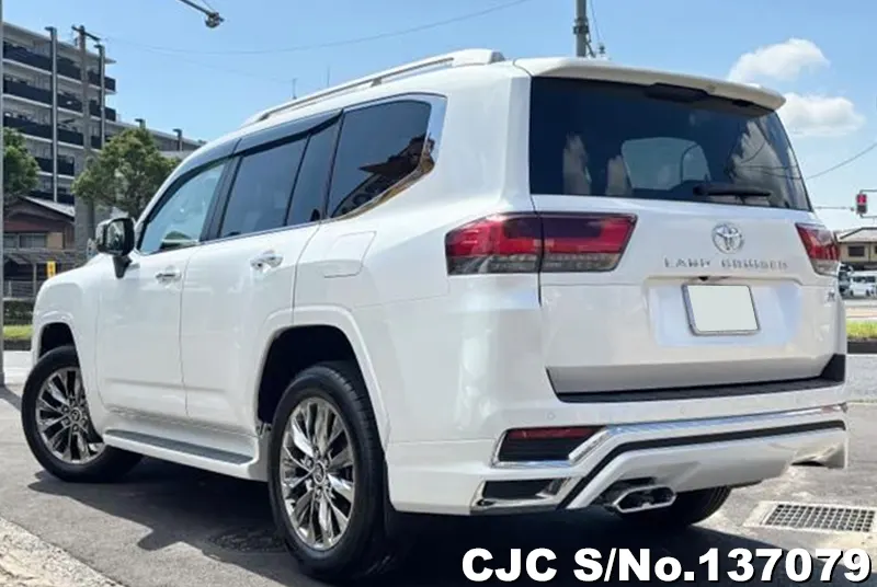Toyota Land Cruiser in Pearl for Sale Image 1