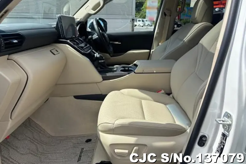 Toyota Land Cruiser in Pearl for Sale Image 6