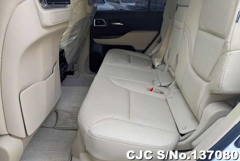 Toyota Land Cruiser in White for Sale Image 11
