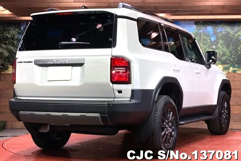 Toyota Land Cruiser 250 in Pearl for Sale Image 2