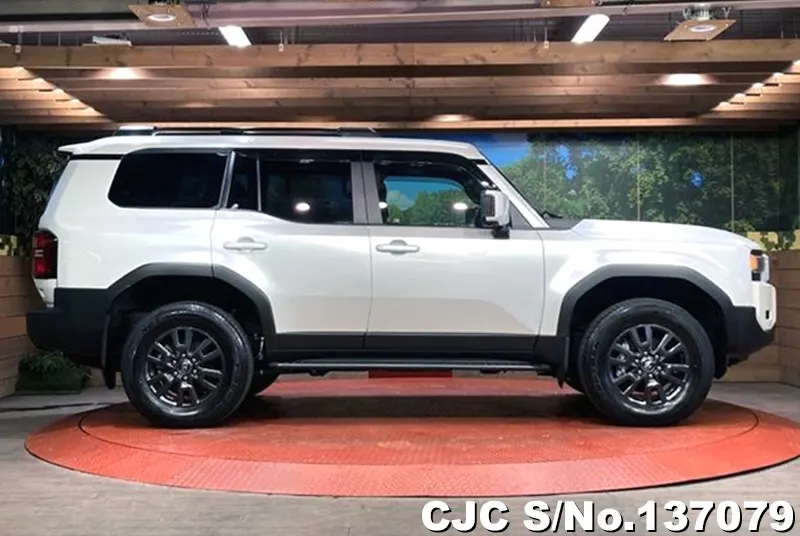 Toyota Land Cruiser 250 in Pearl for Sale Image 6
