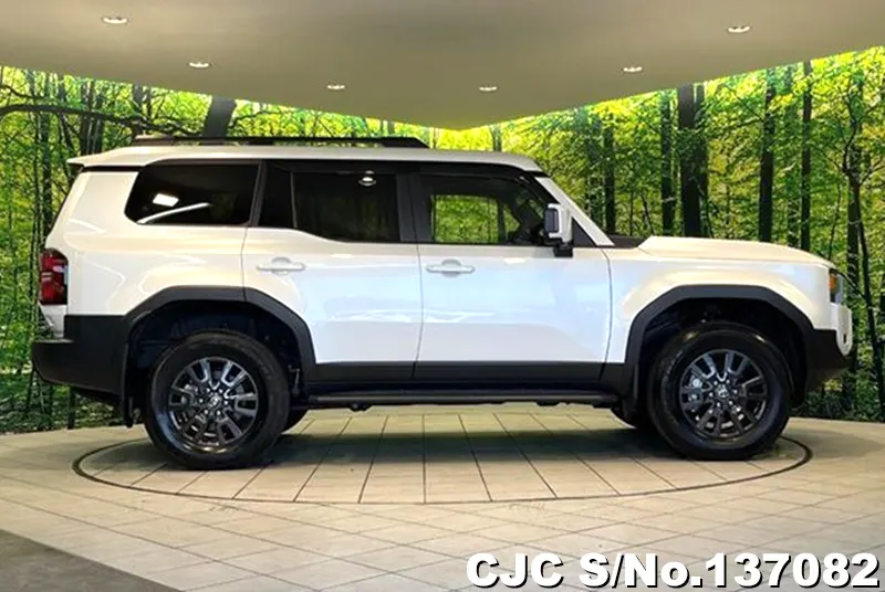 Toyota Land Cruiser 250 in Pearl for Sale Image 6