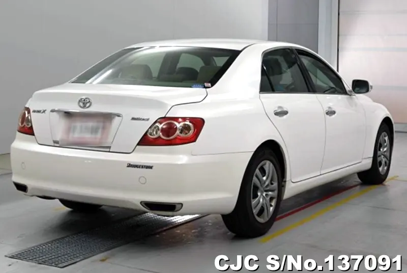 Toyota Mark X in White for Sale Image 2