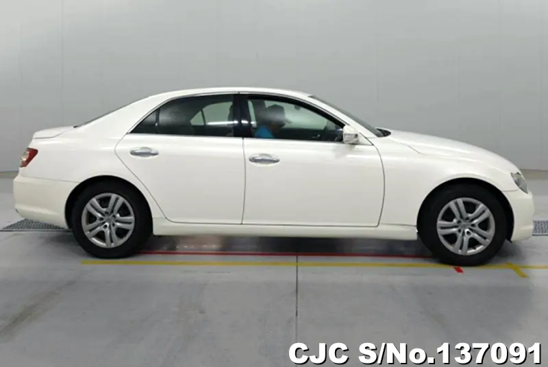 Toyota Mark X in White for Sale Image 6