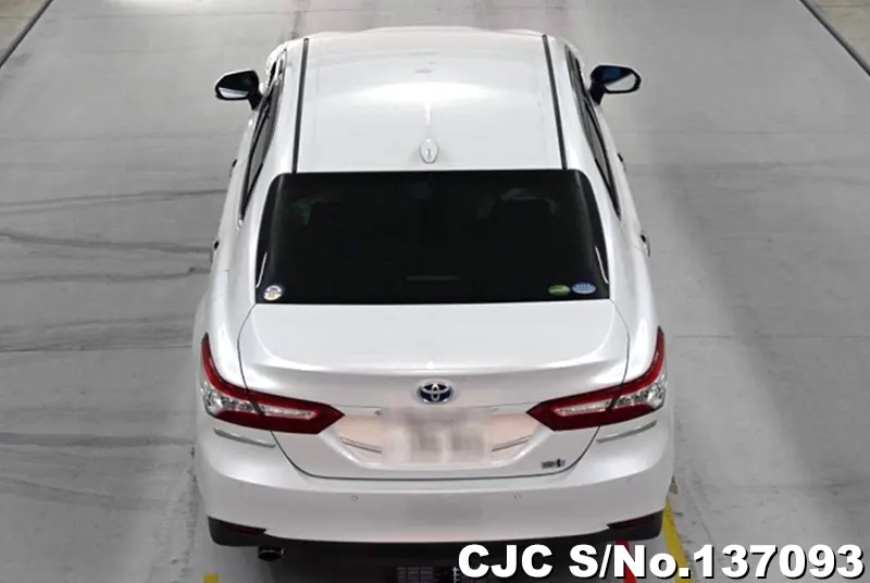 Toyota Camry in White for Sale Image 5