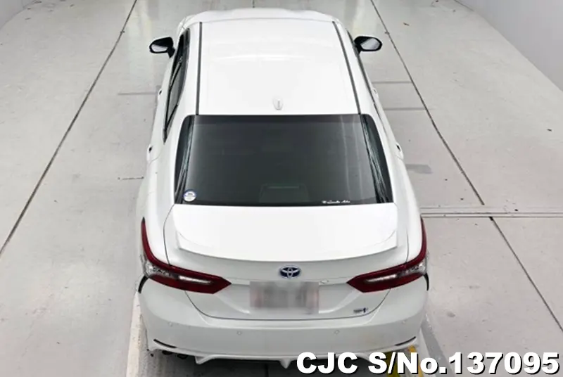 Toyota Camry in White for Sale Image 5