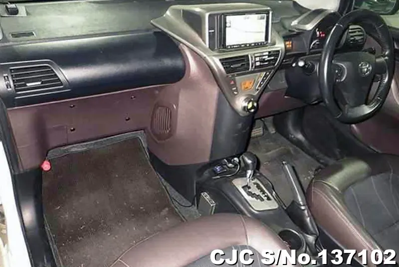 Toyota IQ in Pearl White for Sale Image 4