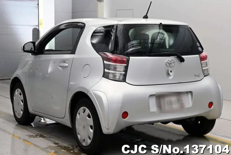 Toyota IQ in Silver for Sale Image 1