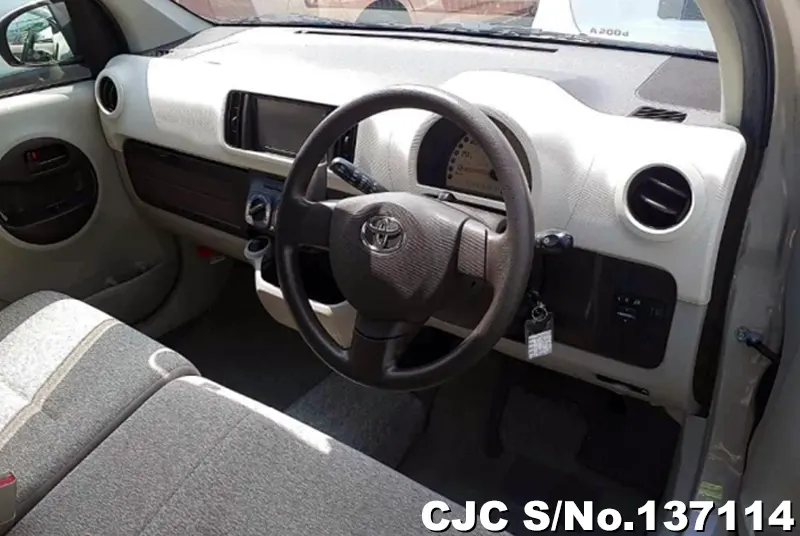 Toyota Passo in Beige for Sale Image 7
