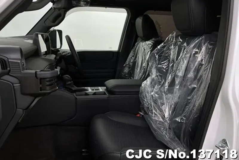 Toyota Land Cruiser 250 in Pearl for Sale Image 3