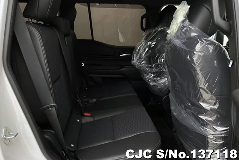 Toyota Land Cruiser 250 in Pearl for Sale Image 4