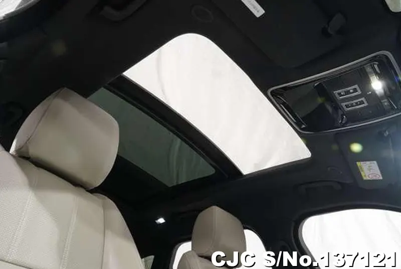 Land Rover Range Rover in Brown for Sale Image 13