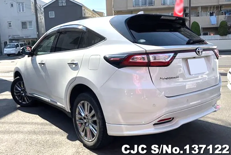 Toyota Harrier in Pearl for Sale Image 1
