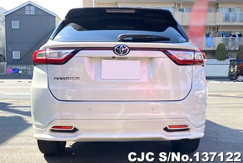 Toyota Harrier in Pearl for Sale Image 4