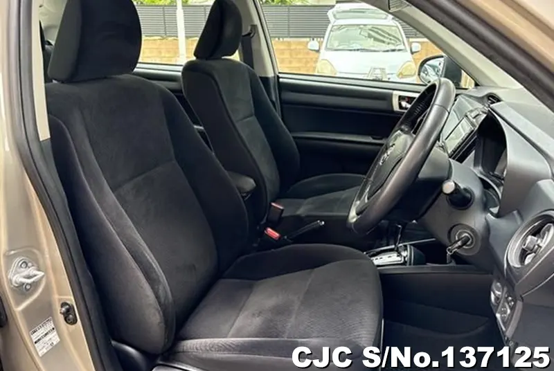 Toyota Corolla Axio in Silver for Sale Image 9