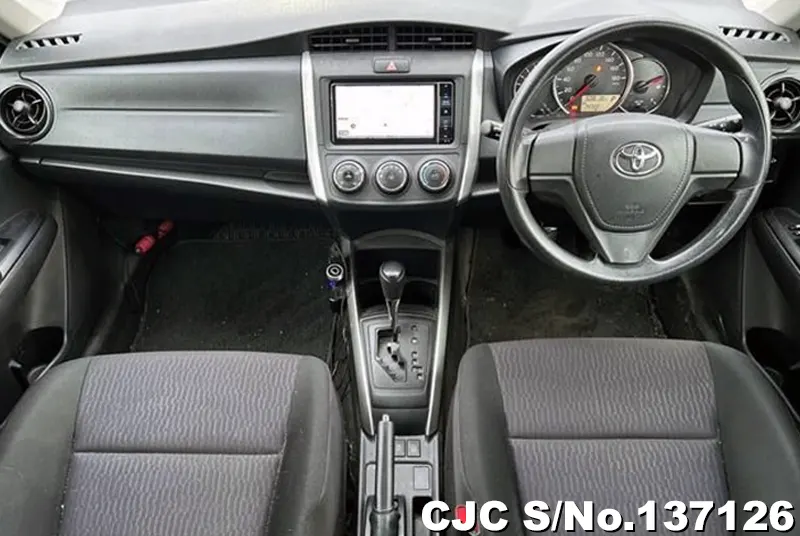 Toyota Corolla Fielder in Silver for Sale Image 3