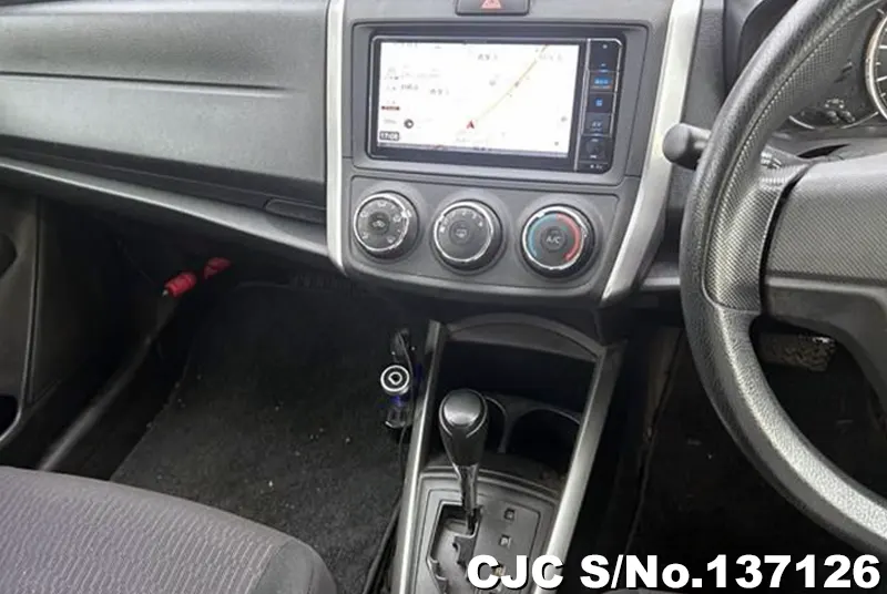 Toyota Corolla Fielder in Silver for Sale Image 8