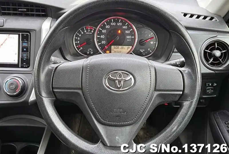 Toyota Corolla Fielder in Silver for Sale Image 9