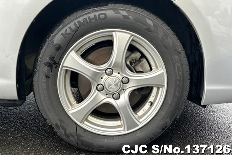 Toyota Corolla Fielder in Silver for Sale Image 10