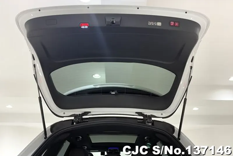 Mercedes Benz GLC Class in White for Sale Image 3