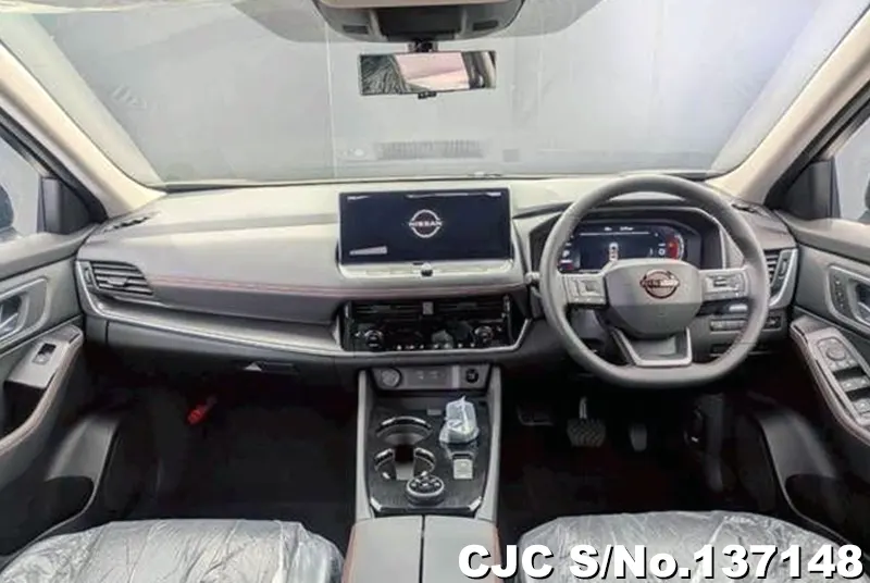 Nissan X-Trail in White for Sale Image 2