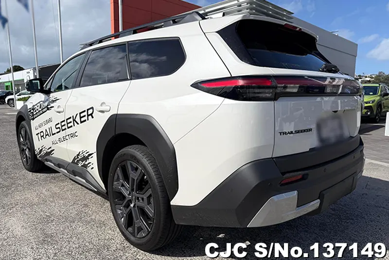 Subaru Trailseeker in White for Sale Image 1