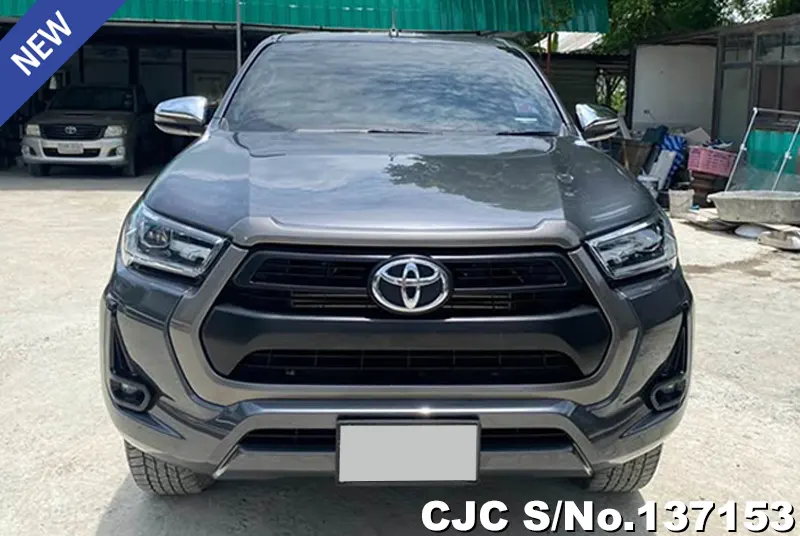 Toyota Hilux in Gray for Sale Image 3