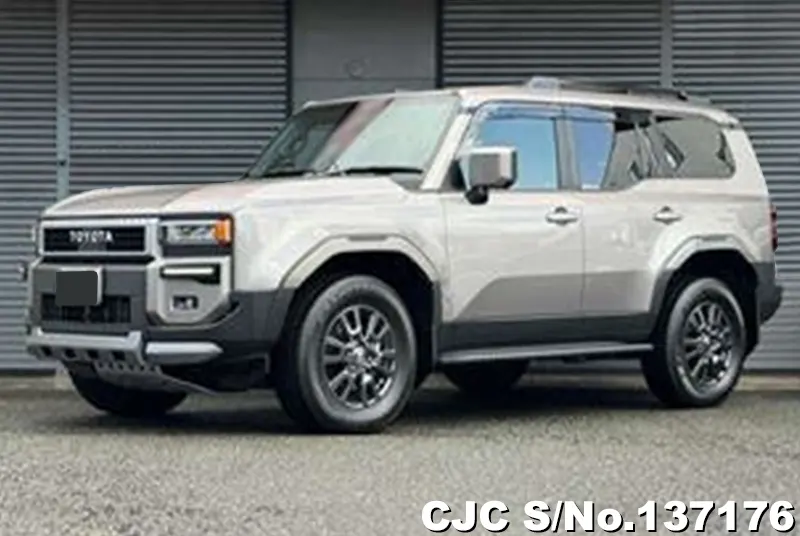 Toyota Land Cruiser 250 in Avant Garde Bronze for Sale Image 2