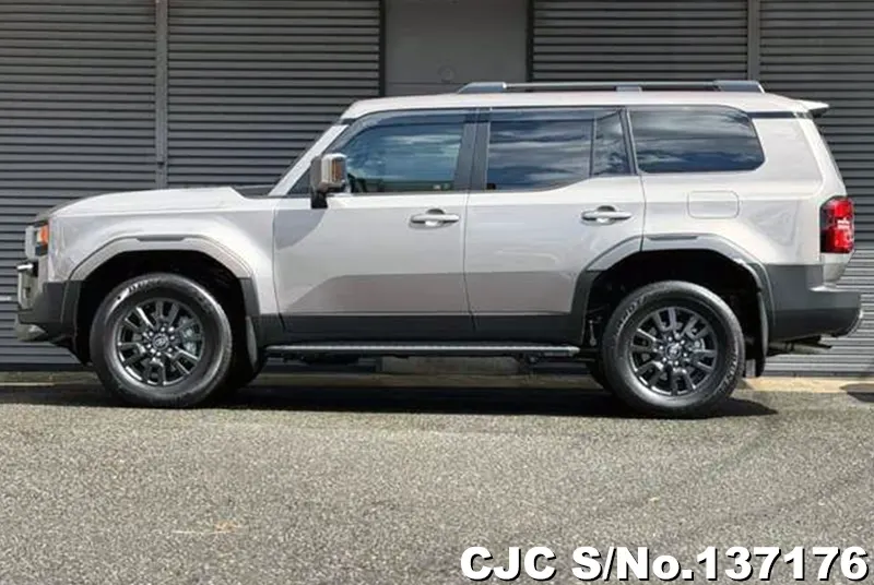 Toyota Land Cruiser 250 in Avant Garde Bronze for Sale Image 6