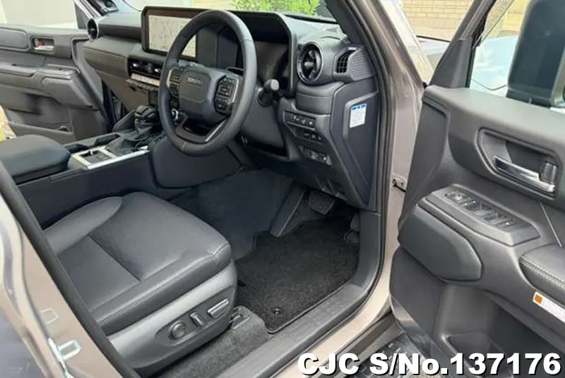 Toyota Land Cruiser 250 in Avant Garde Bronze for Sale Image 10