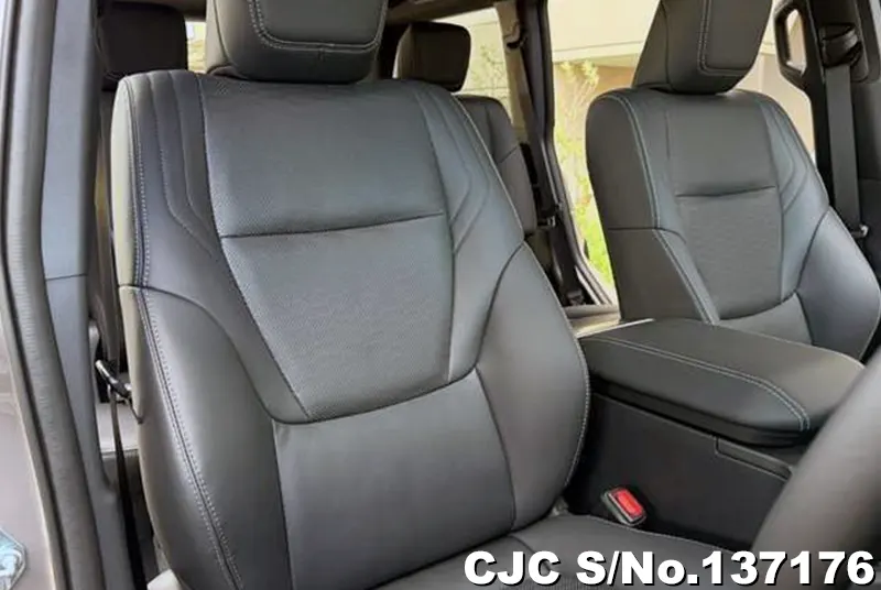 Toyota Land Cruiser 250 in Avant Garde Bronze for Sale Image 12