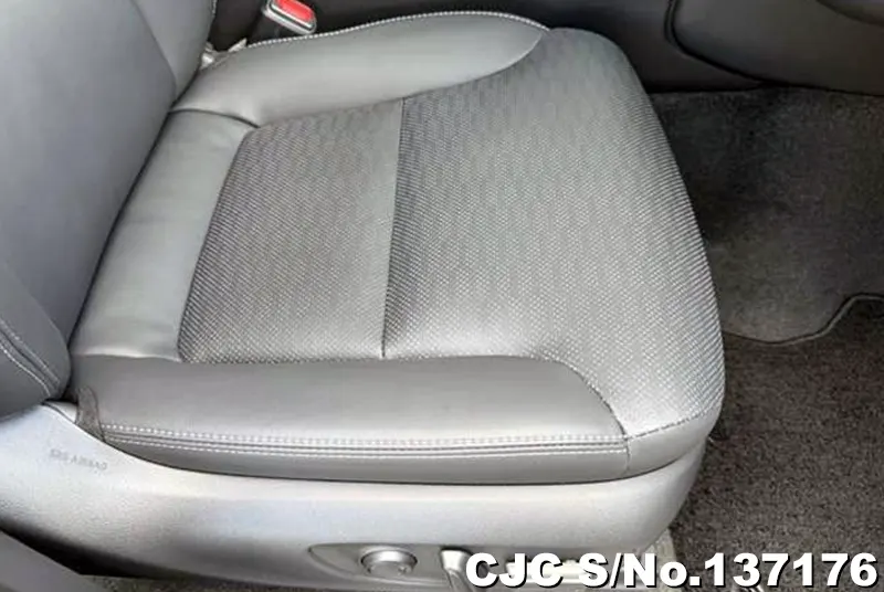 Toyota Land Cruiser 250 in Avant Garde Bronze for Sale Image 14