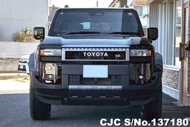 Toyota Land Cruiser 250 in Battle Gray for Sale Image 2