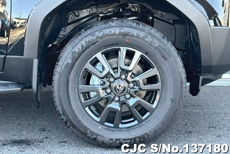 Toyota Land Cruiser 250 in Battle Gray for Sale Image 17