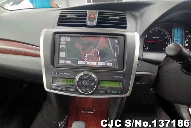 Toyota Premio in Wine for Sale Image 10