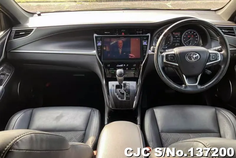 Toyota Harrier in White for Sale Image 9