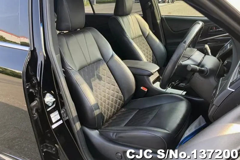 Toyota Harrier in White for Sale Image 13